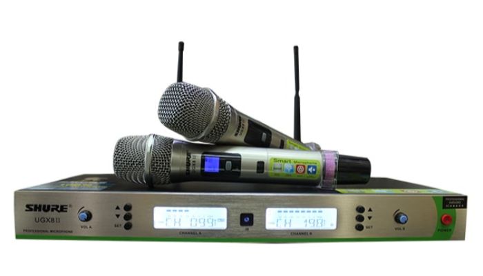 Sản phẩm micro không dây Shure UGX8II