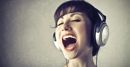 Hướng dẫn 3 cách khắc phục giọng hát yếu không tốn chi phí ngay tại nhà