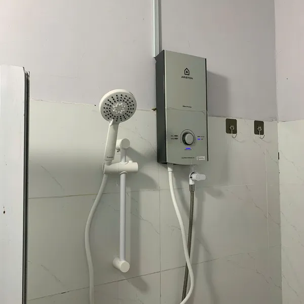 Máy nước nóng trực tiếp Aures Premium 4.5P