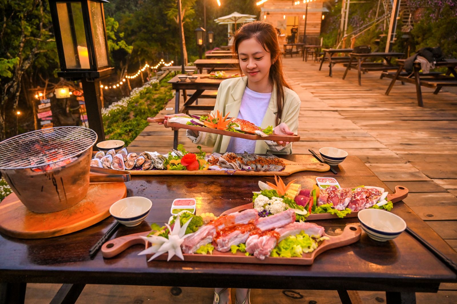 Khi “chill” ở Đà Lạt chỉ cần ánh đèn vàng và mùi khói Khi “chill” ở Đà Lạt chỉ cần ánh đèn vàng và mùi khói