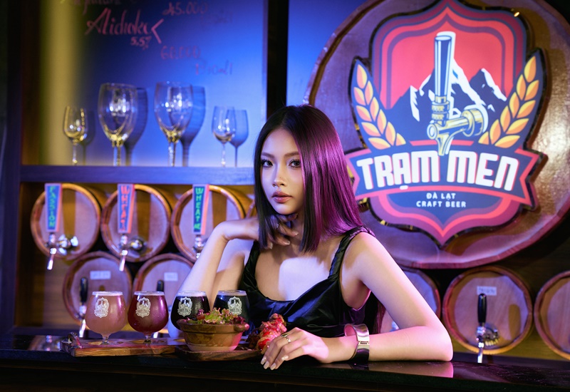 Thưởng thức craft beer là một nghệ thuật. Thưởng thức craft beer là một nghệ thuật.