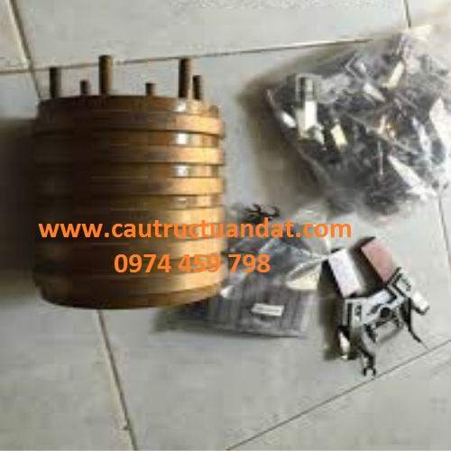 Hình ảnh cỗ góp điện và chổi than cổ góp điện Hình ảnh cỗ góp điện và chổi than cổ góp điện