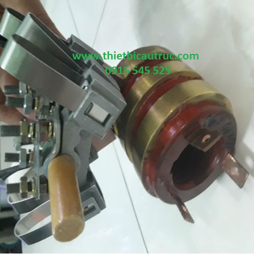 Chổi than quẹt lên vàng của bộ cổ góp điện Chổi than quẹt lên vàng của bộ cổ góp điện