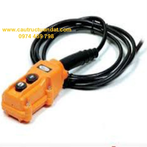 Dây cáp điều khiển gắn vào nút bấm như thế này thì làm sao lạc mất được Dây cáp điều khiển gắn vào nút bấm như thế này thì làm sao lạc mất được