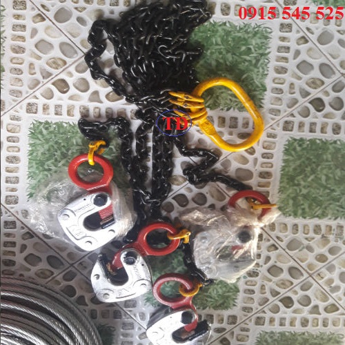 Móc cẩu nâng hàng liên kết với dây xích Móc cẩu nâng hàng liên kết với dây xích
