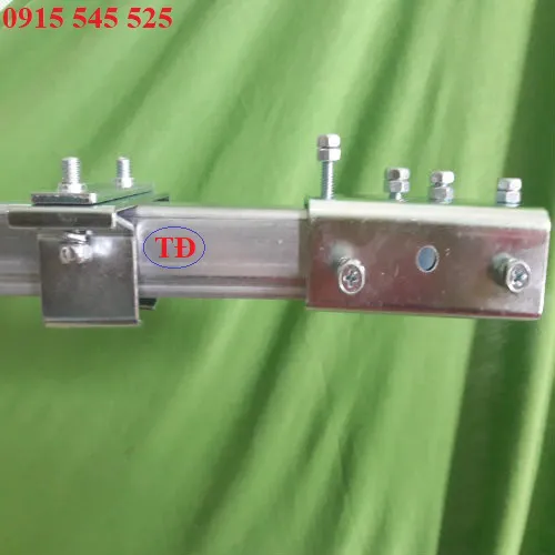 Ray C trượt cầu trục