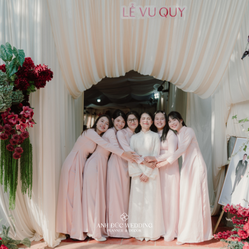 KEM & ĐỎ RƯỢU | NGHỆ THUẬT TƯƠNG PHẢN MỀM & CÂN BẰNG SẮC ĐỘ