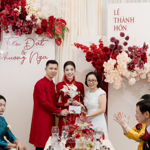 KEM & ĐỎ | DỊU DÀNG & SẮC SẢO