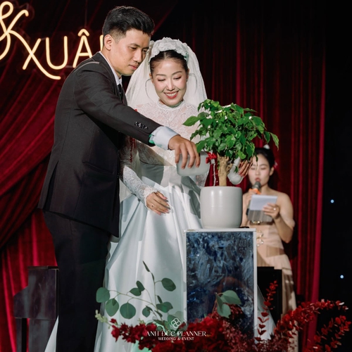 ĐỎ THUẦN | MÀU CỦA NHỮNG TRÁI TIM ĐANG YÊU