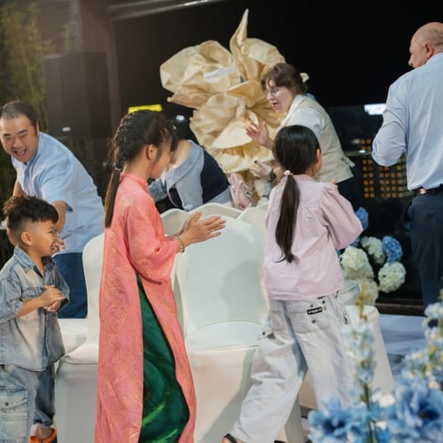 ROOFTOP PARTY | KHI ÁNH SAO ĐÊM HOÁ PHÔNG NỀN ĐÁM CƯỚI