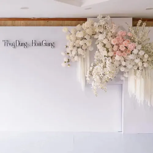 Nhà hàng 4U | Thuỳ Dung – Hoài Giang