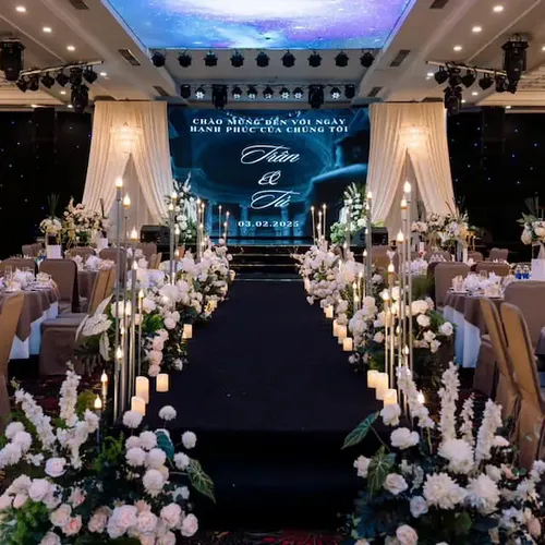 Nhà hàng 4U Luxury | Bảo Trân – Anh Tú