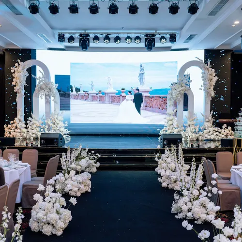 4U Luxury |Trung Khánh – Thị Tú