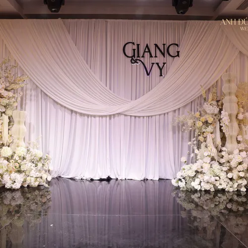 TRANG TRÍ  TIỆC CƯỚI TONE MÀU TRẮNG KEM