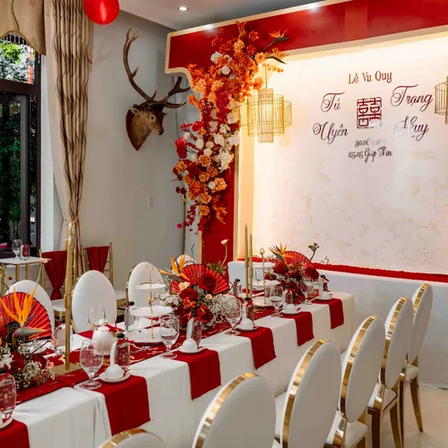 TRANG TRÍ TƯ GIA THIẾT KẾ TONE ĐỎ