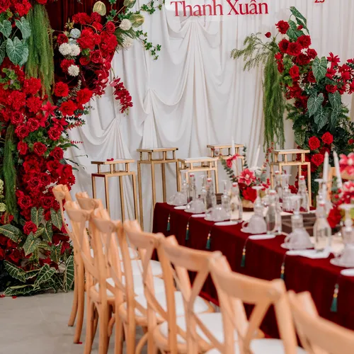 TRANG TRÍ GIA TIÊN TONE MÀU ĐỎ