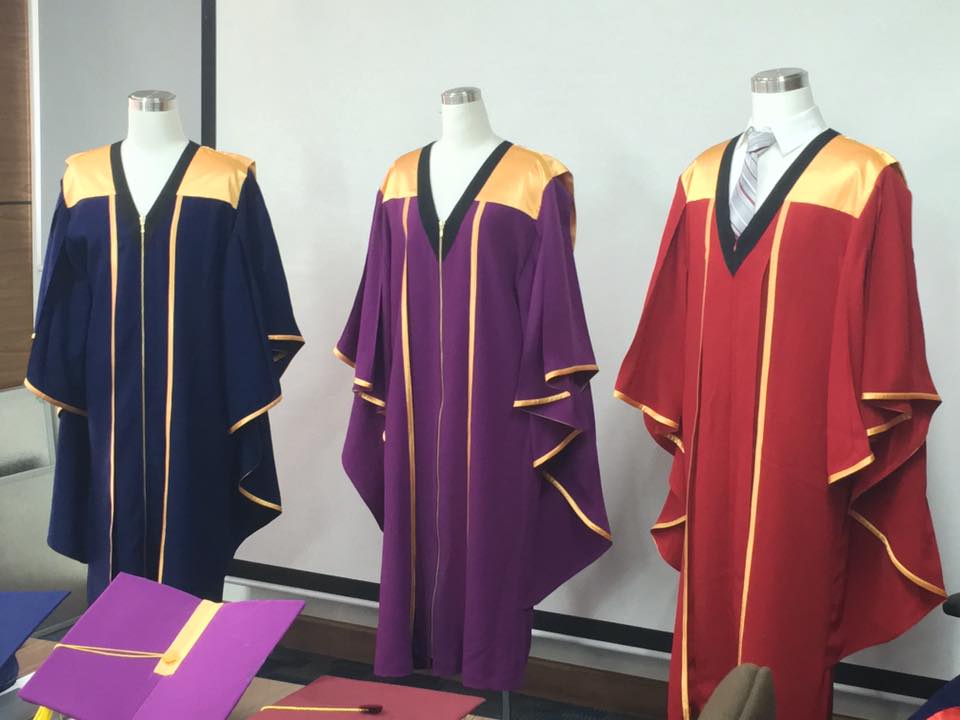 Áo Tốt Nghiệp Việt LA le phuc tot nghiep dai hoc lotus