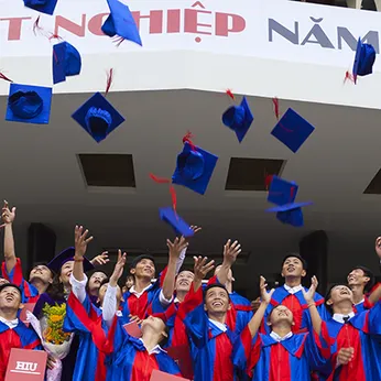 Áo Cử Nhân Trường Đại Học Hồng Bàng