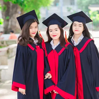 Lễ phục tốt nghiệp tím
