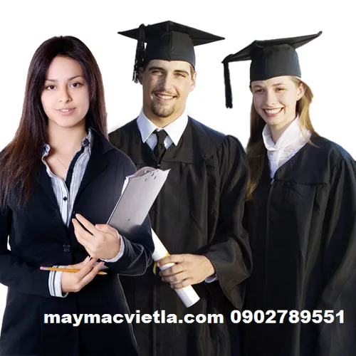Lễ phục tốt nghiệp ngày nhận bằng