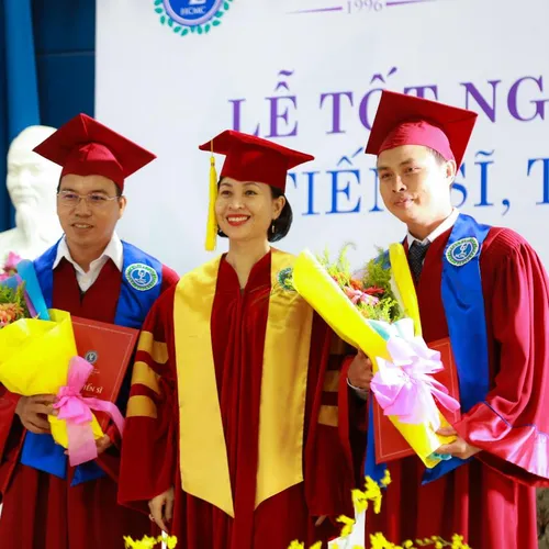 Lễ Phục Tốt nghiệp Thạc Sĩ Tiến Sĩ Trường Đại Học Luật