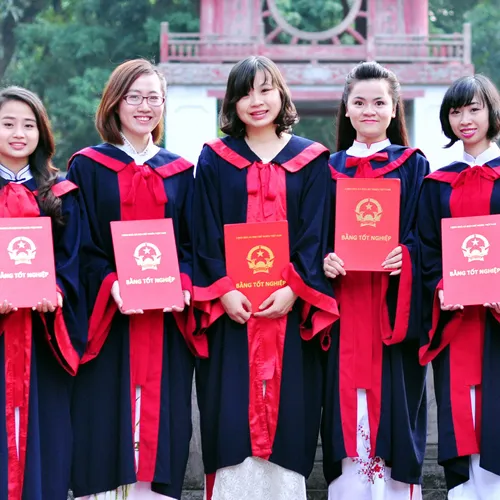 Thuê áo cử nhân dịch vụ cho thuê lễ phục tốt nghiệp