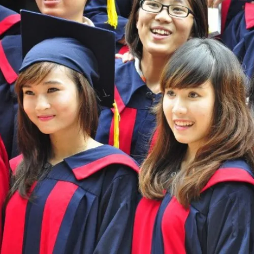 Xưởng may áo cử nhân ngày tốt nghiệp