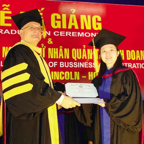 XƯỞNG MAY ÁO THẠC SĨ TIẾN SĨ TẠI QUẬN 10