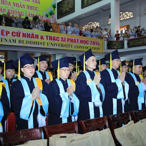 Xưởng may áo thạc sĩ tiến sĩ tu sĩ