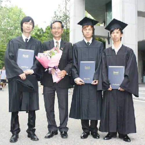 XƯỞNG MAY LỄ PHỤC TỐT NGHIỆP ÁO CỬ NHÂN TỈNH BÌNH DƯƠNG