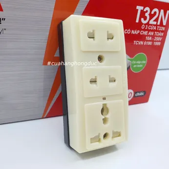 Ổ Cắm Điện 3 Lỗ Gắn Táp Lô Có Màn Che T32N SOPOKA
