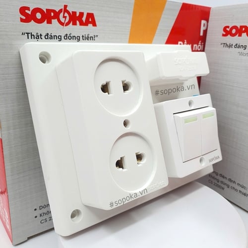   Bảng Điện 2 Công Tắc 2 Lỗ Cắm Có Cầu Chì BS2 SOPOKA