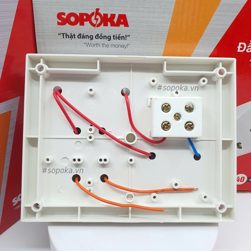   Bảng Điện 2 Công Tắc 2 Lỗ Cắm Có Cầu Chì BS2 SOPOKA