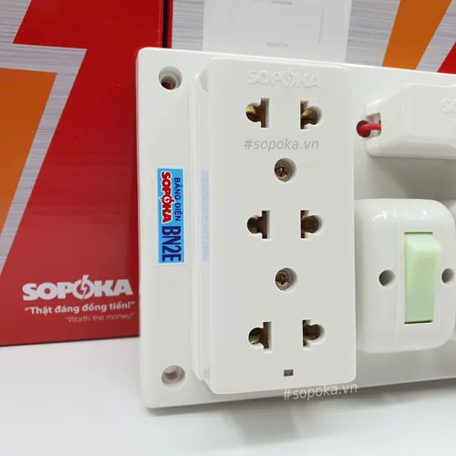 Bảng Điện 2 Công Tắc 3 Lỗ Cắm BN2E SOPOKA