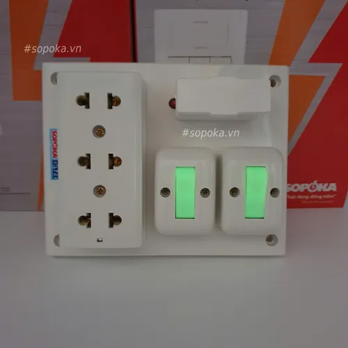 Bảng Điện 2 Công Tắc 3 Lỗ Cắm BN2E SOPOKA