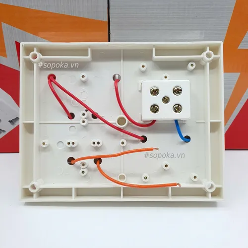 Bảng Điện 2 Công Tắc 3 Lỗ Cắm Cầu Chì BS3 SOPOKA