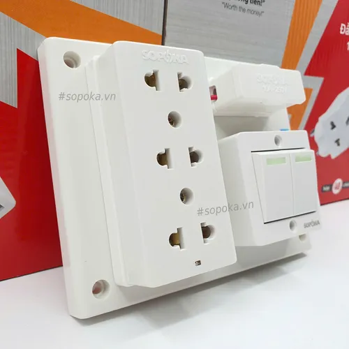 Bảng Điện 2 Công Tắc 3 Lỗ Cắm Cầu Chì BS3 SOPOKA