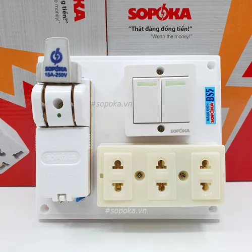 Bảng Điện 2 Công Tắc 3 Lỗ Cắm Cầu Dao Sứ 15A BS5 SOPOKA