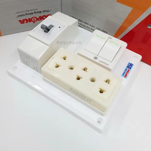 Bảng Điện 2 Công Tắc 3 Lỗ Cắm CB Cóc 30A BS6 SOPOKA