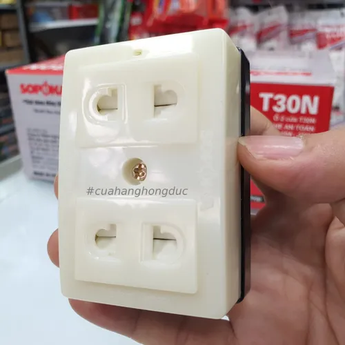 Ổ Cắm Điện 2 Lỗ Gắn Táp Lô Có Màn Che T30N SOPOKA