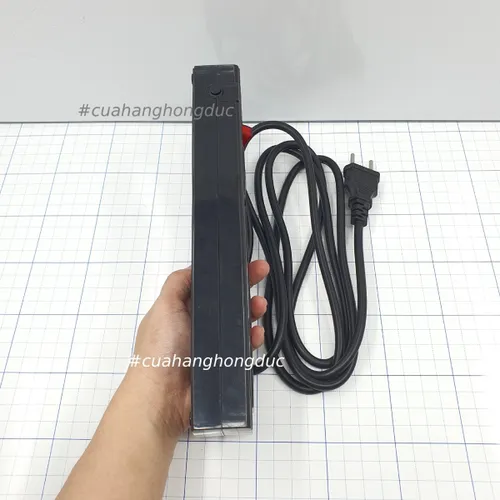 Ổ Cắm Điện 4 Lỗ 3 Chấu 2200W Lõi Sứ Chống Cháy Breaker 4T SOPOKA