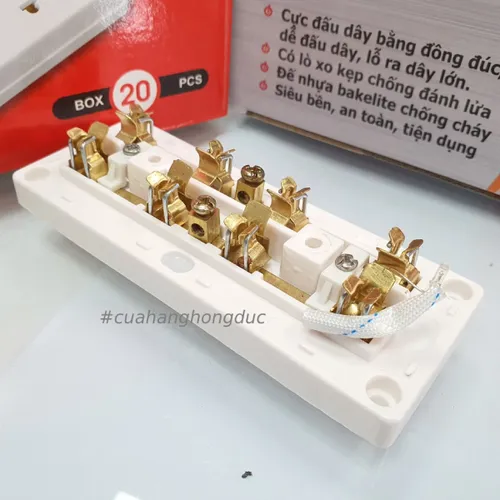 Ổ Cắm Điện 4 Lỗ Gắn Tường Gắn Táp Lô E26 SOPOKA