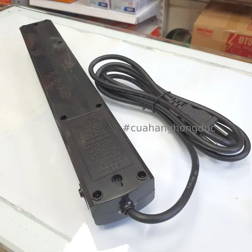 Ổ Cắm Điện 6 Lỗ 3 Chấu 2200W Lõi Sứ Chống Cháy Breaker 6T SOPOKA
