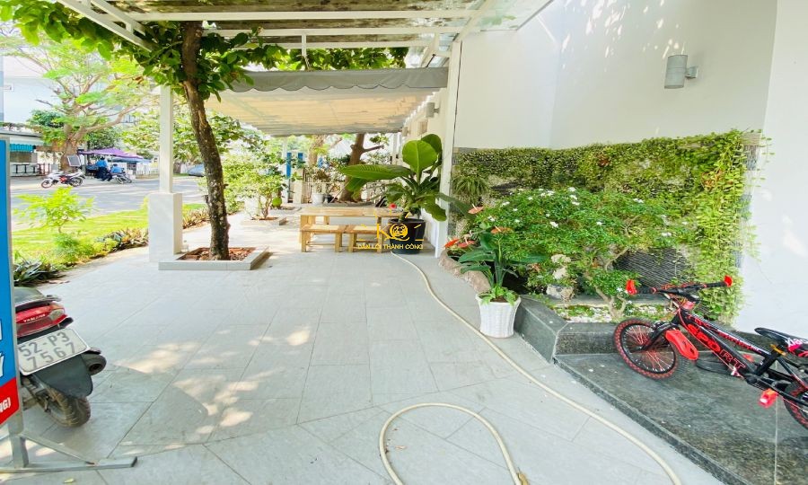 Sân vườn rộng rãi Không gian chung