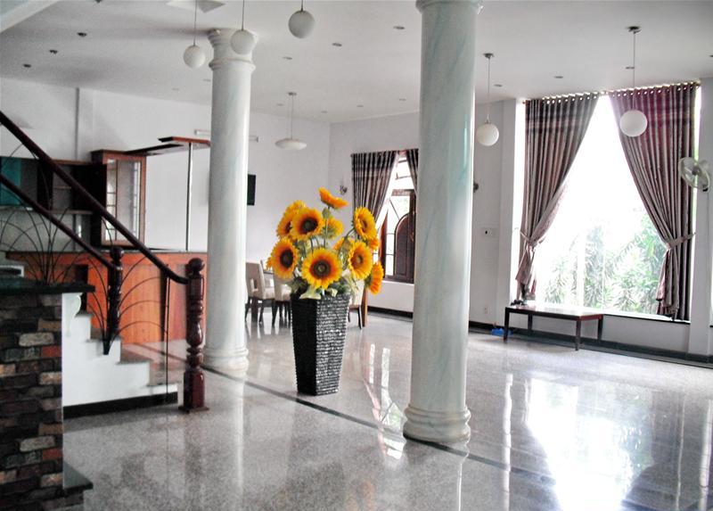 không gian phòng khách Biệt thự quận 2 đường Lương Định Của