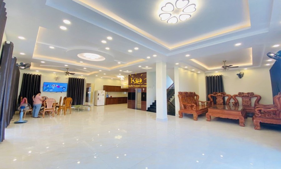 phòng khách trống suốt Biệt thự thiết kế hiện đại