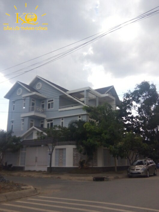 Thiết kế bên ngoài của căn nhà