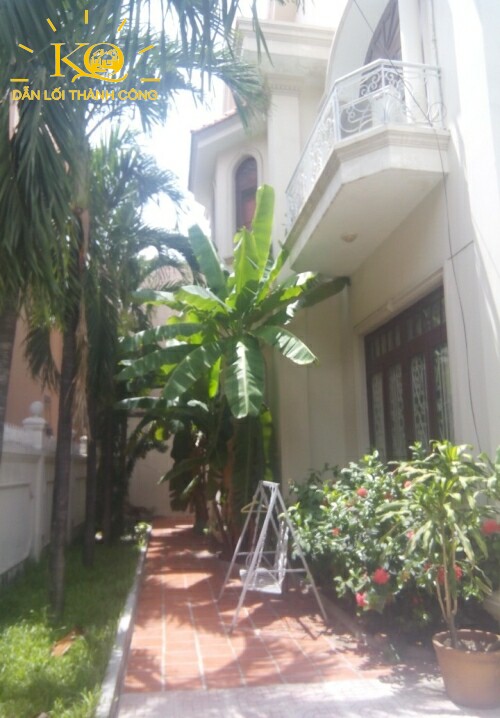 Khuôn viên quanh nhà thoáng mát Khuôn viên quanh nhà thoáng mát