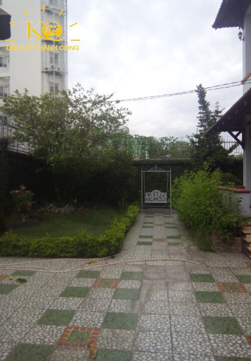 Khuôn viên quanh nhà Khuôn viên quanh nhà