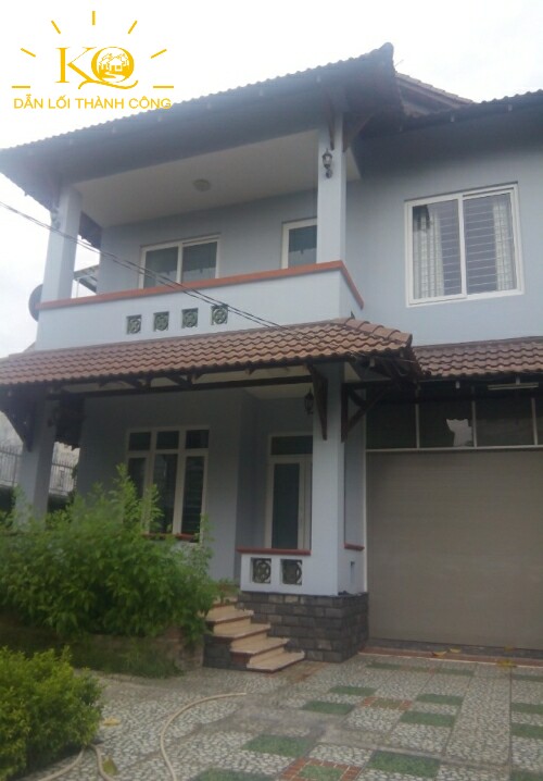 Mặt trước của căn nhà Mặt trước của căn nhà